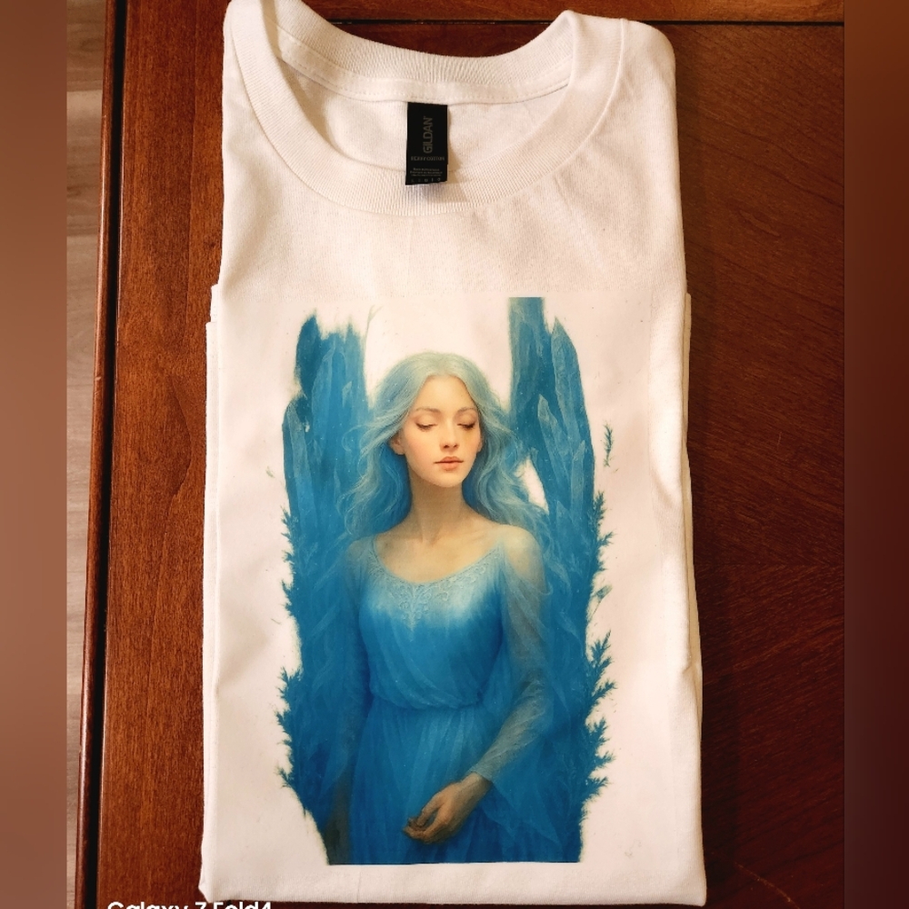 Custom Design! NWOT Elegant White and Blue Graphic Tee